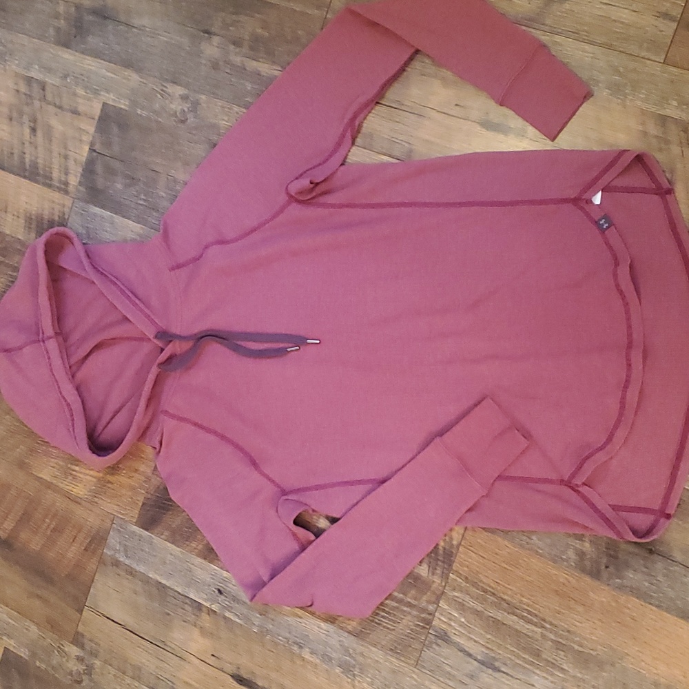 Under Armour Thermal shirt - SIZE SMALL